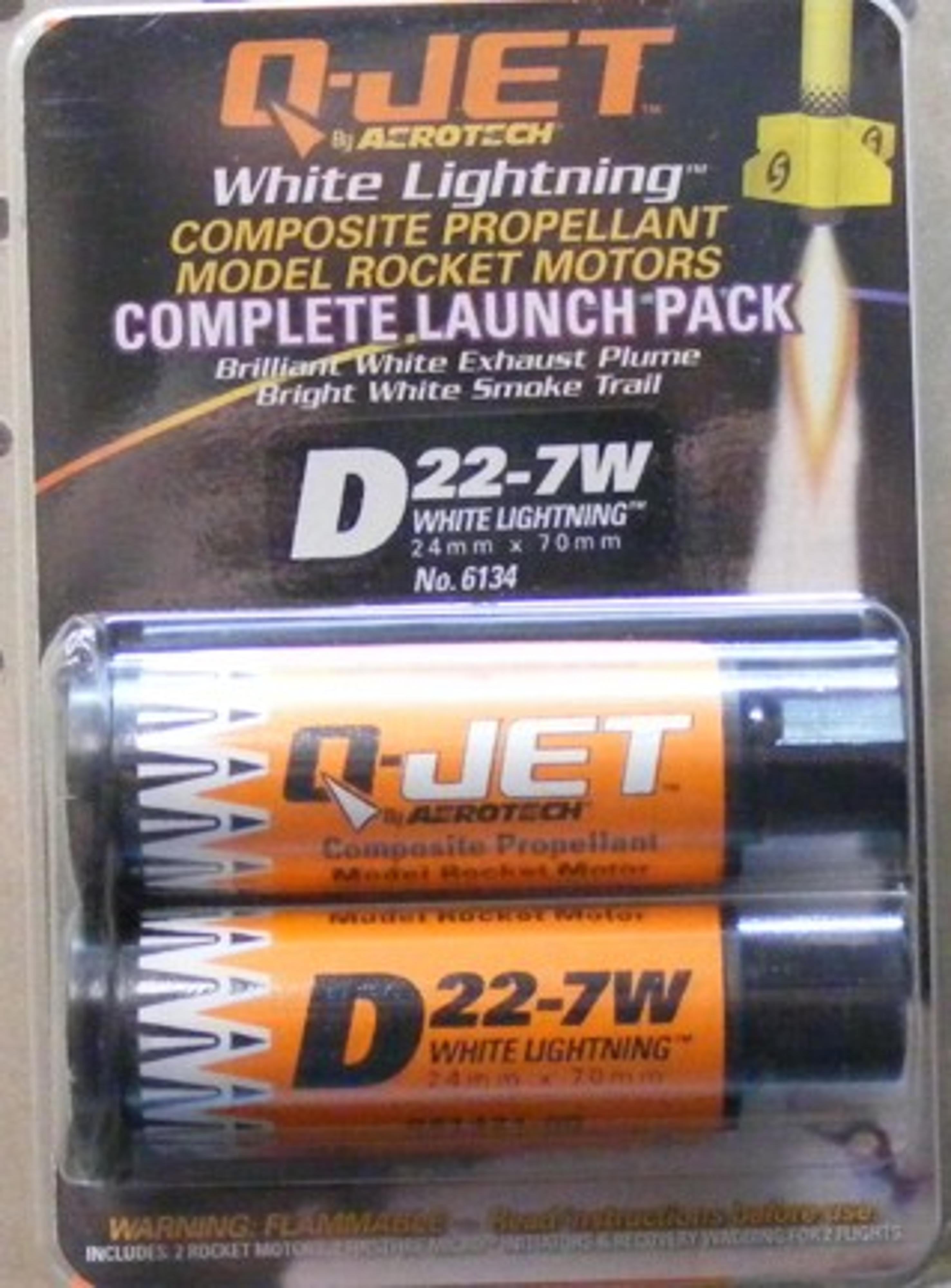 Quest Q-Jet D22-7W White Lightning Complete 2-Motor Launch Pack